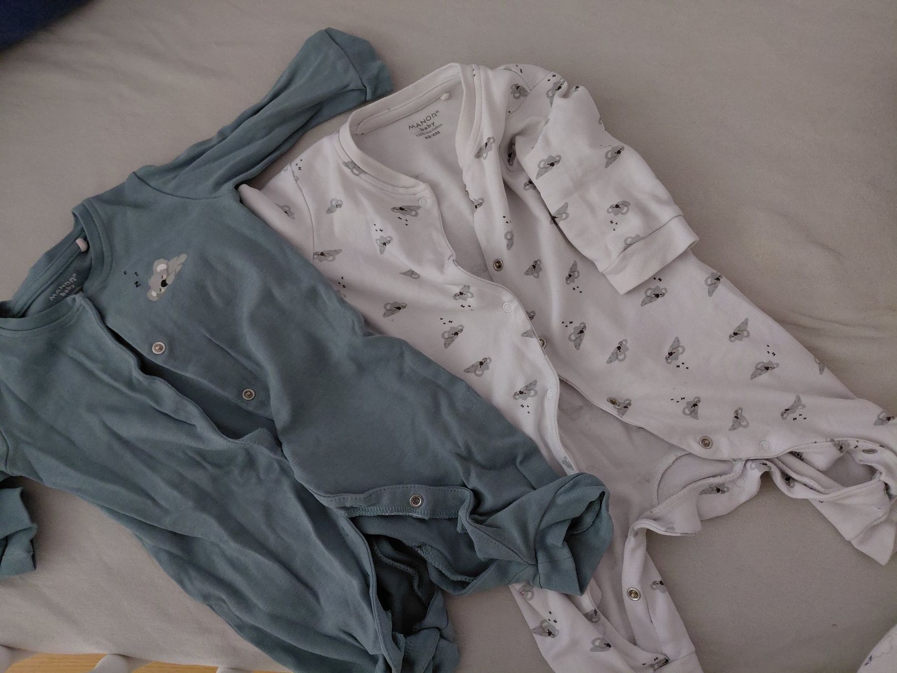 Manor Pigiami: 2x Baby Pyjama / Strampler 68/6M Koala Bio Baumwolle – Usato da Teufen AR venduto da JanineSG