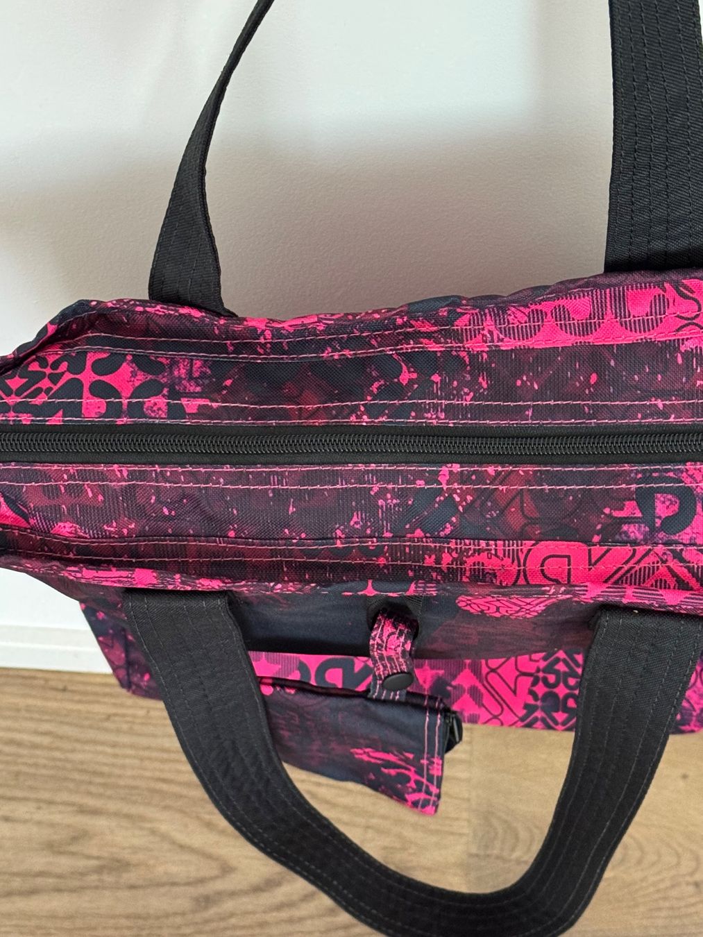 Nike Borse: Nike Sporttasche Pink/Schwarz Muster – Usato da Kappel venduto da Racetiger 1