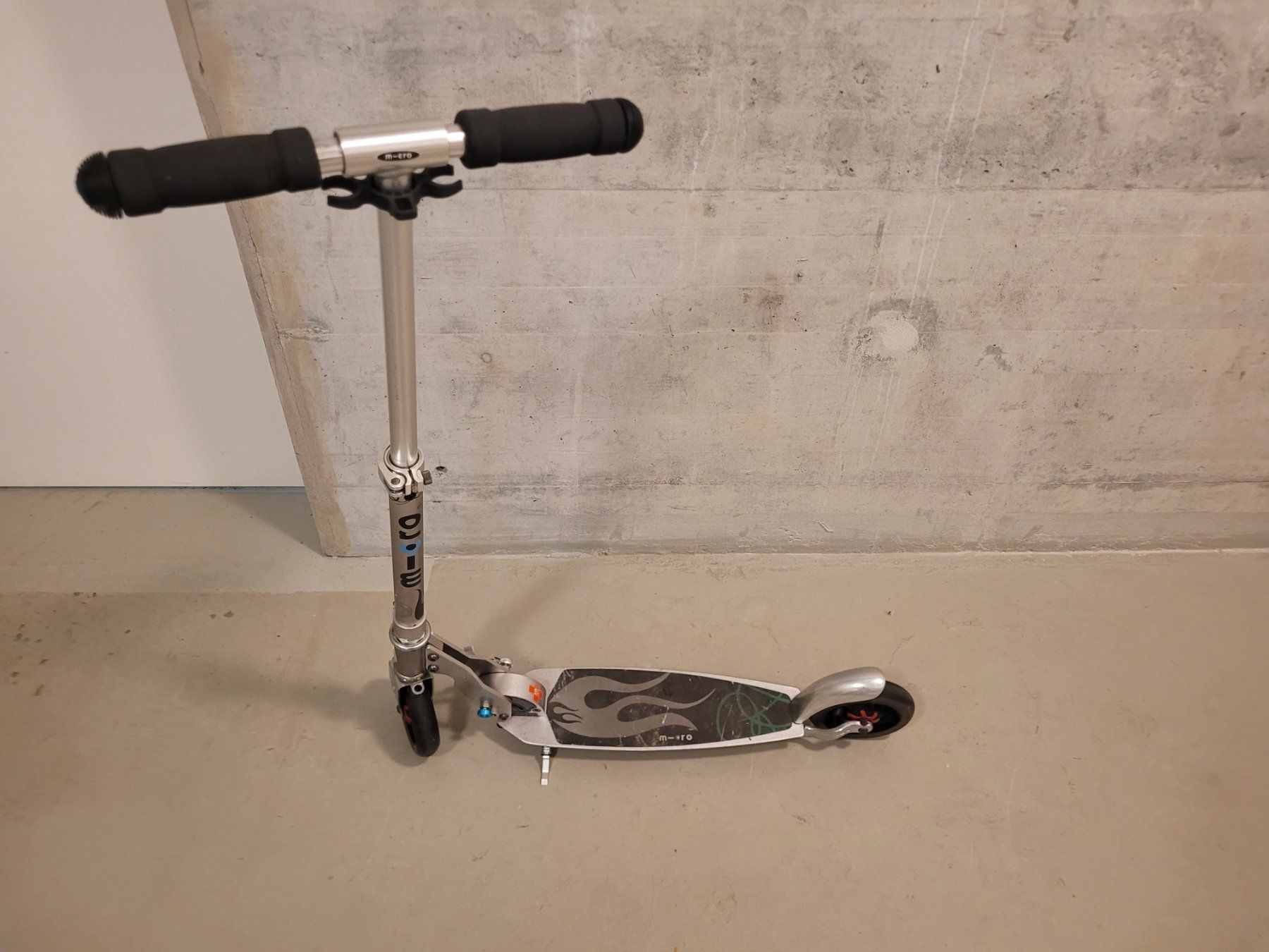 Scooters: Micro Scooter – Gebraucht aus Sevelen von Motchi