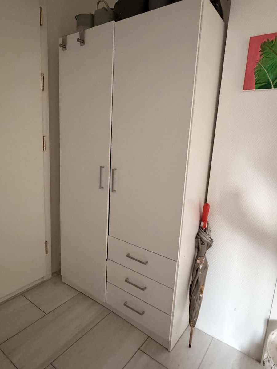 Armadi: JYSK FANDRUP wardrobe – Usato da Zürich venduto da Aleksandra_st