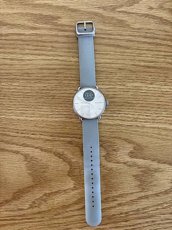 Smartwatch: Withings Uhr mit Ladegerät – D'occasion à Zürich par sch_kqj7 2