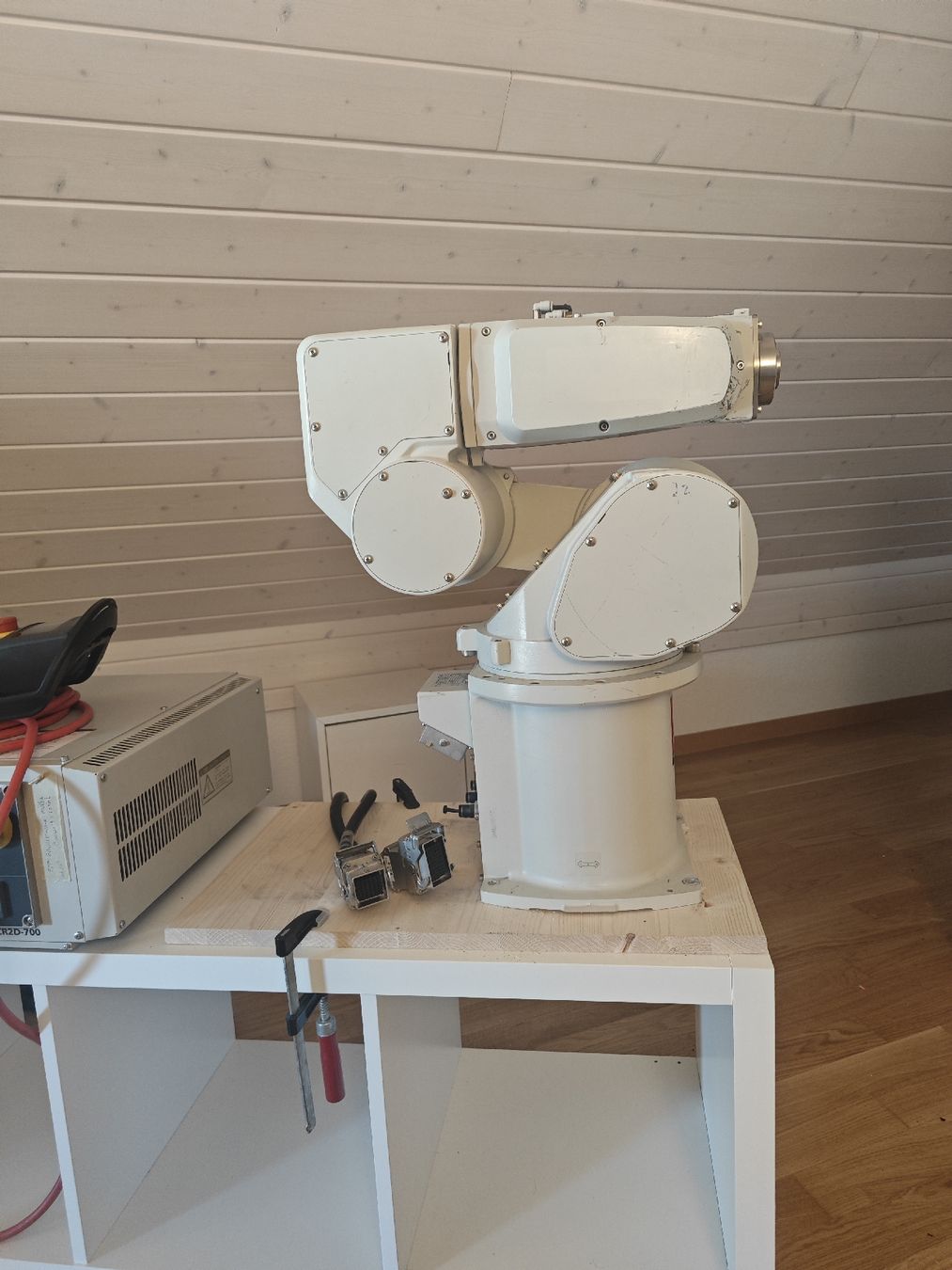 Mitsubishi Tutte le macchine: Robot industrielle Mitsubishi Melfa RV-3SD – Usato da Vernier venduto da lok_7dmb 4