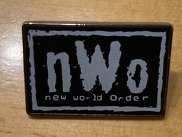 New World Order Pin Anstecker  Punk Metal Rock Band