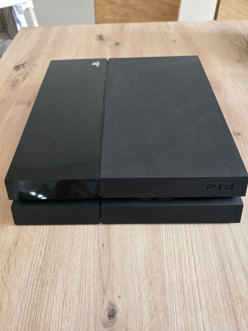 Sony Console: playstation 4 defekt  – Difettoso da Bassersdorf venduto da dav_pm5z