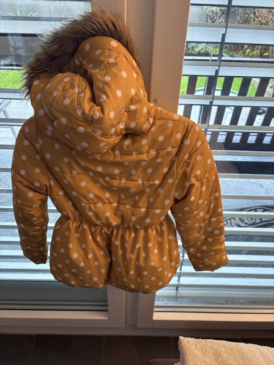 Jacken & Mäntel: Jacke mit Kapuze – Gebraucht aus Spreitenbach von bea_wrh6 2