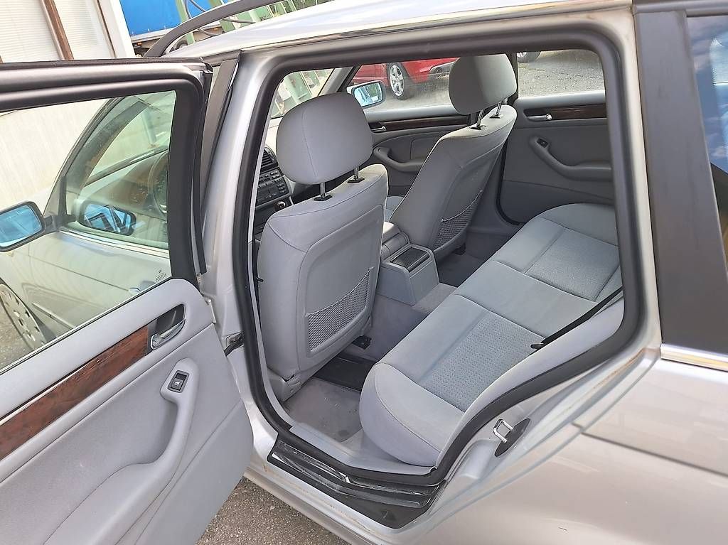 Autos: BMW 325 xi touring e46 – Gebraucht aus Montmagny von Mat1989