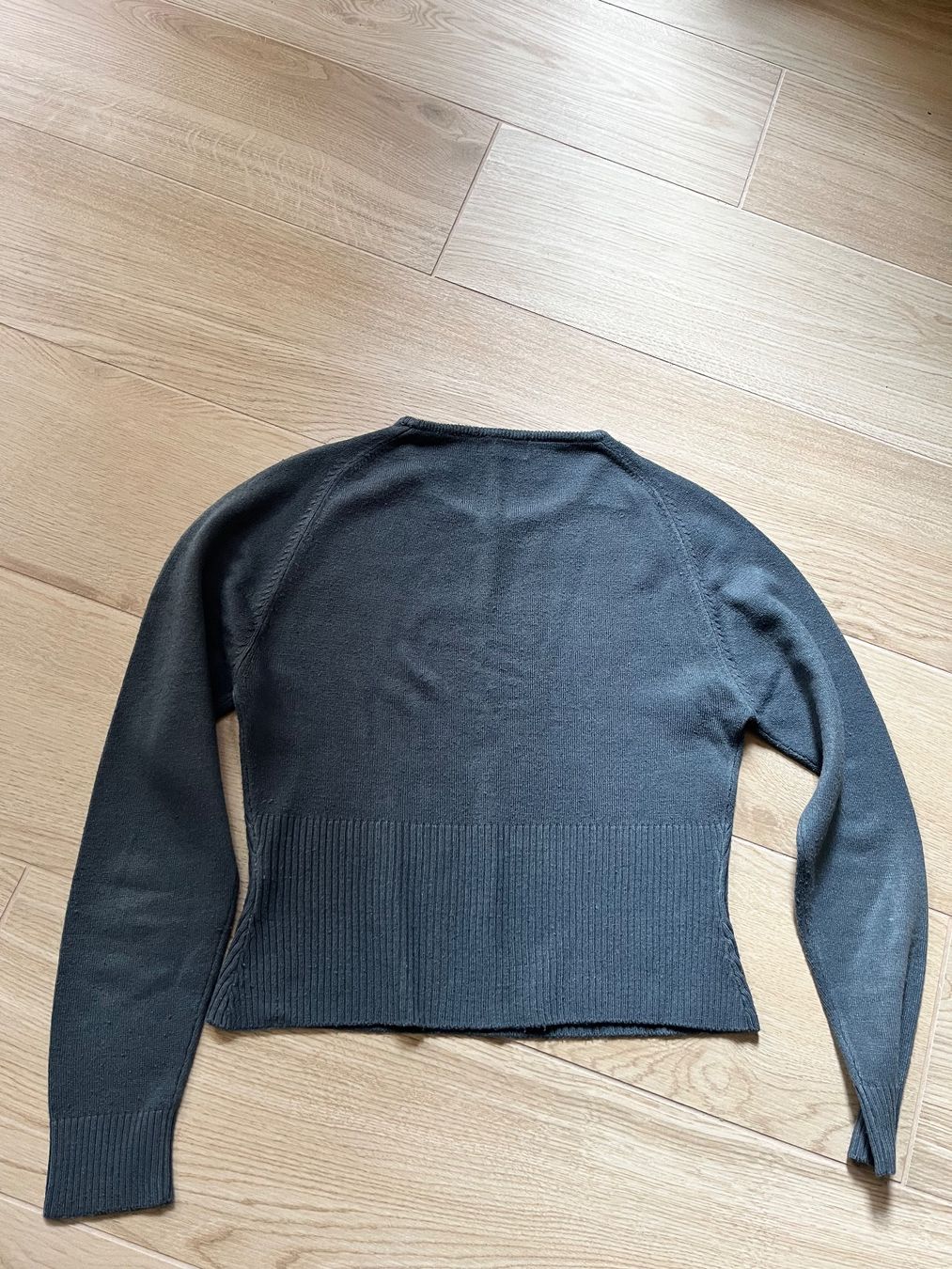 Maglioni & Felpe: grauer leichter Pullover, Grösse 36 – Usato da Lugano venduto da sweetyd84 2