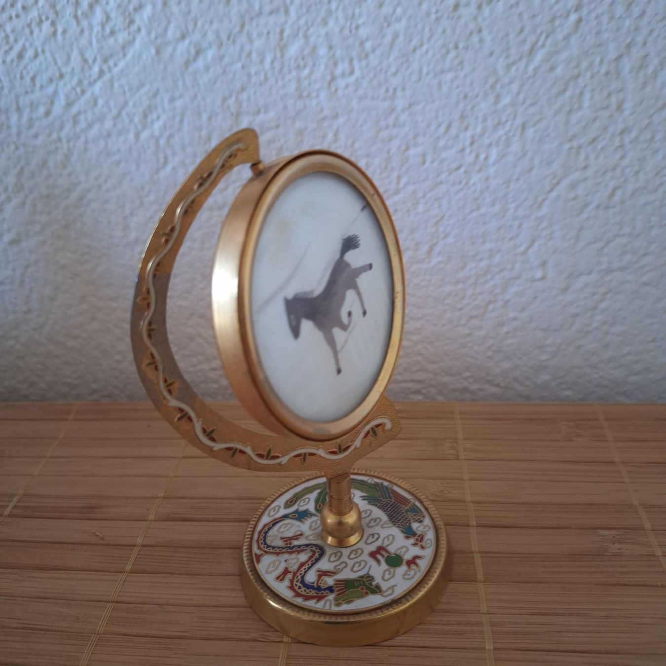 Tutte le decorazioni: Chinesischer Vintage Tischständer, Pferd – Usato da Winterthur venduto da Goldpipau 5