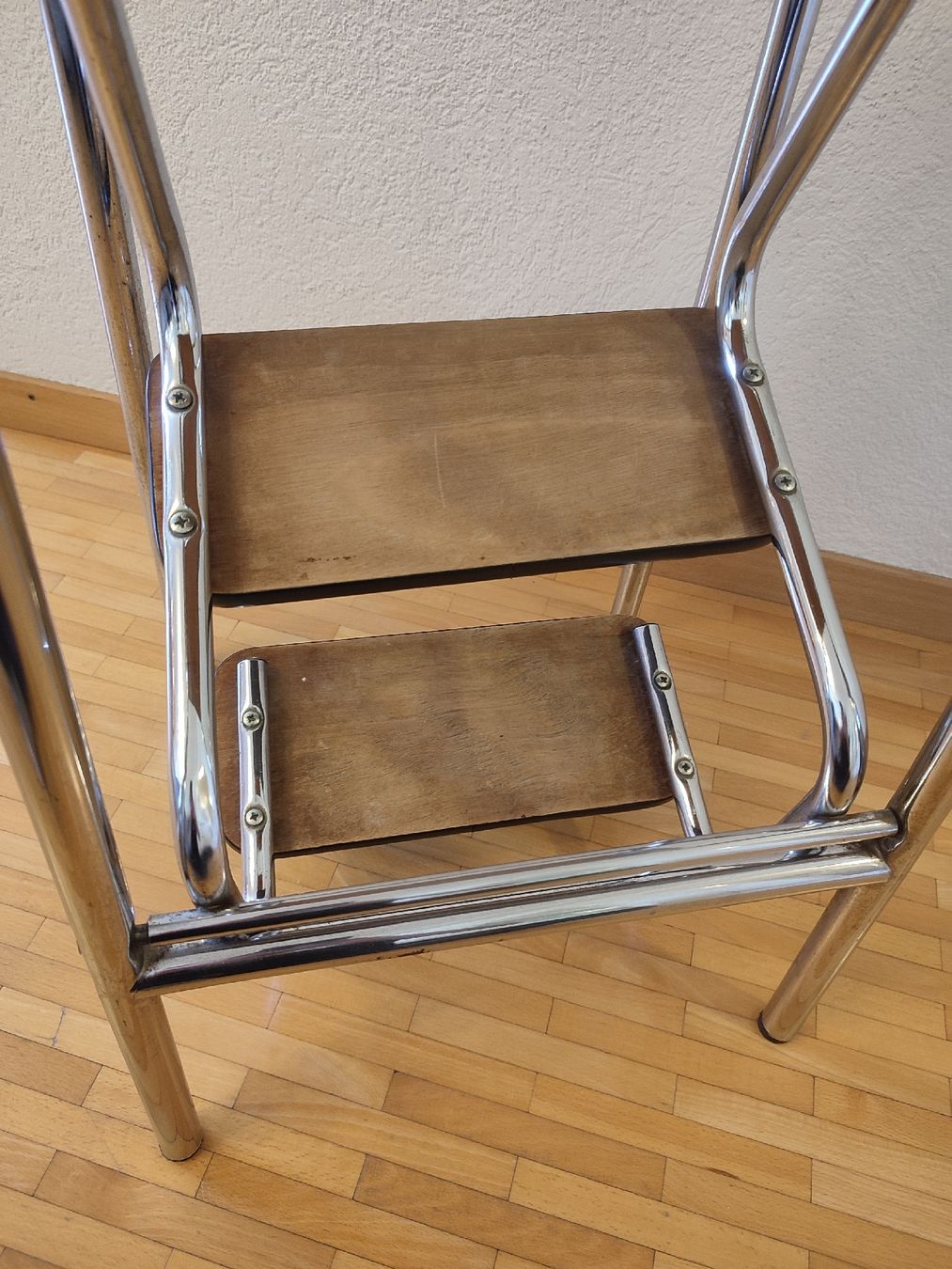 Sgabelli: Tabouret en Formica vintage – Usato da Bougy-Villars venduto da Vogue 6
