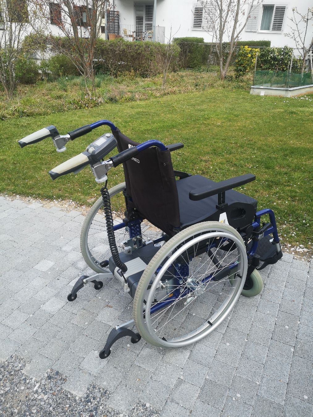 Chaises roulantes: Handrollstuhl mit Schiebehilfe – D'occasion à Zürich par tze_28df 4