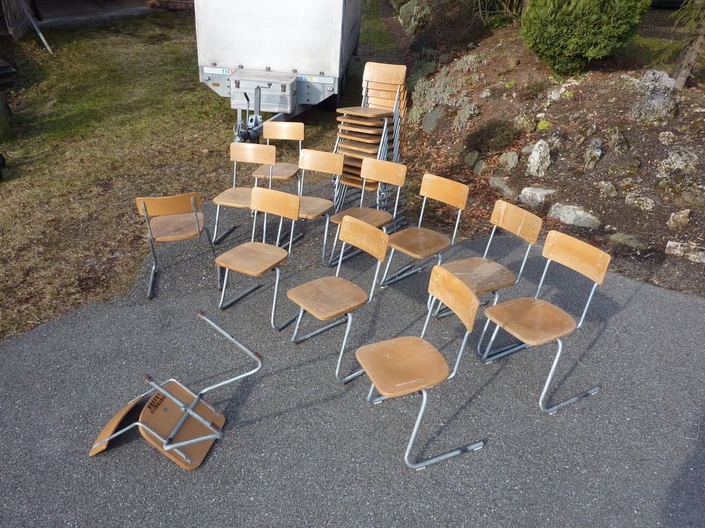 38 Stühle Stapelstühle Holzstühle Freischwinger stapelbar 1