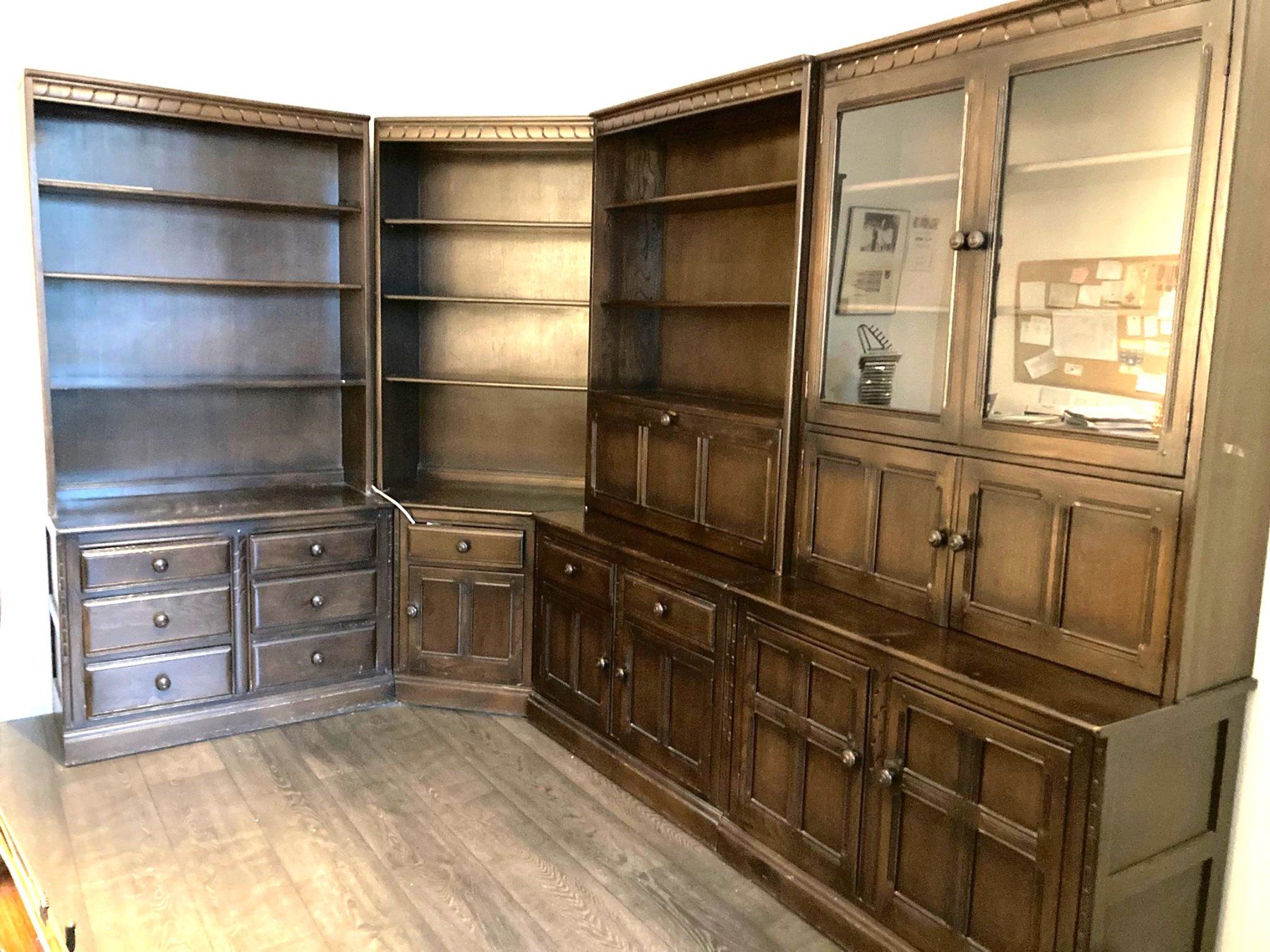 Holzartikel: Bücherwand - braune Eiche - 8 Teilig – Gebraucht aus Ennetbaden von smy_hl7l
