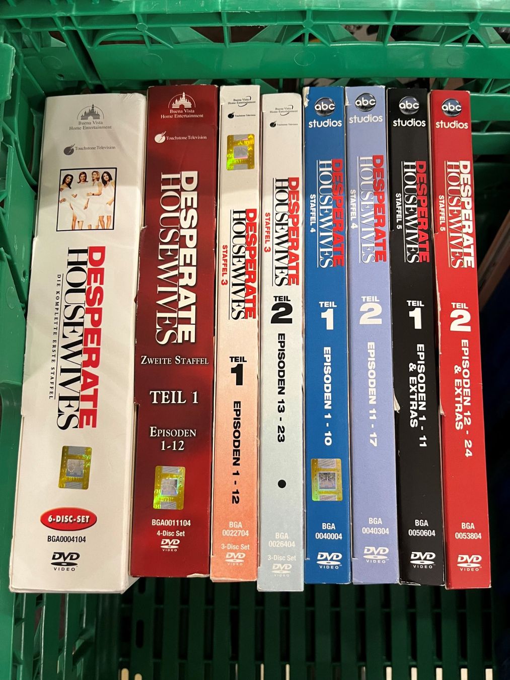 Alle DVDs: DVD Sammlung Desperate Housewives 8 Boxen – Gebraucht aus Basel von andipfandi 1