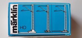 Märklin - 10x Mast für Fahrleitung mit Sockel C-Gleis