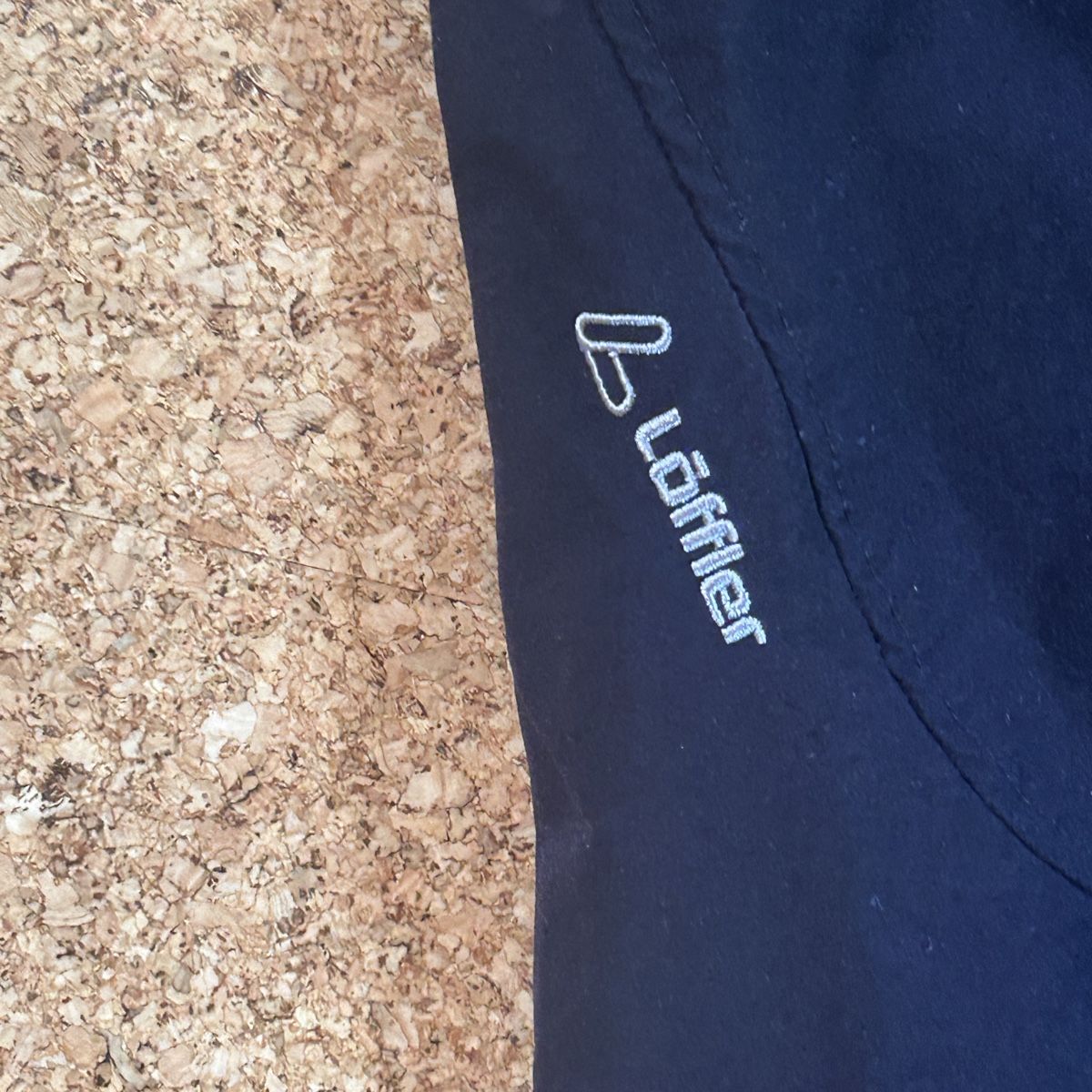 Löffler Pantaloni: Löffler Wanderhose Herren Gr. 25 Schwarz  – Usato da Laufen venduto da belleskulptur 1