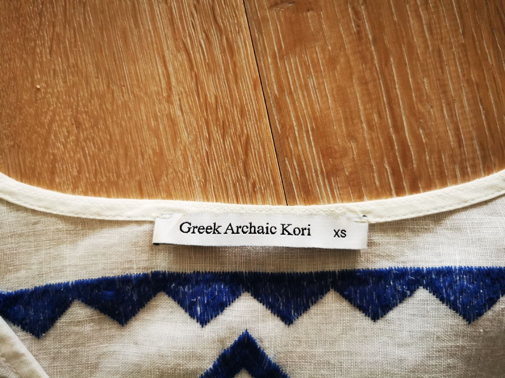 Camicette: Bluse von Greek Archaic Kori – Usato da Ennetbürgen venduto da dasi_2010 3