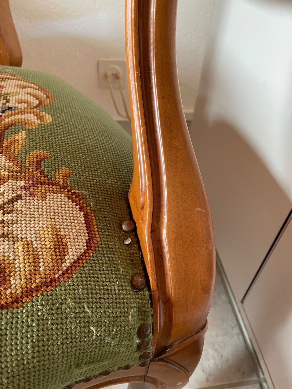 Poltrone: Antiker Sessel mit Gobelin Bezug – Usato da Luterbach venduto da vac_yv8x 4