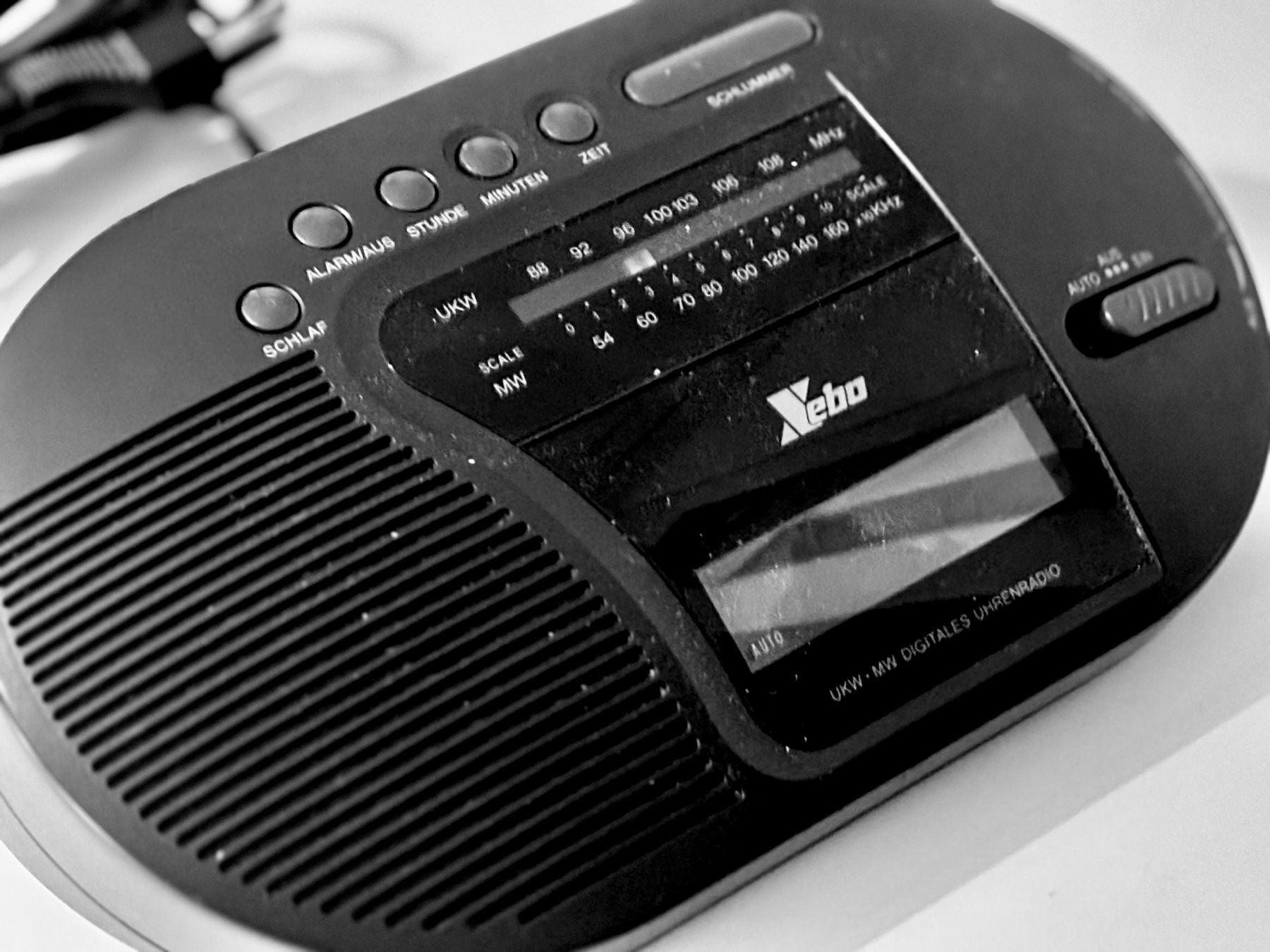 RADIOWECKER, LED, XEBA UR-401, 90`ER, VINTAGE, SCHWARZ (Gebraucht) in ...