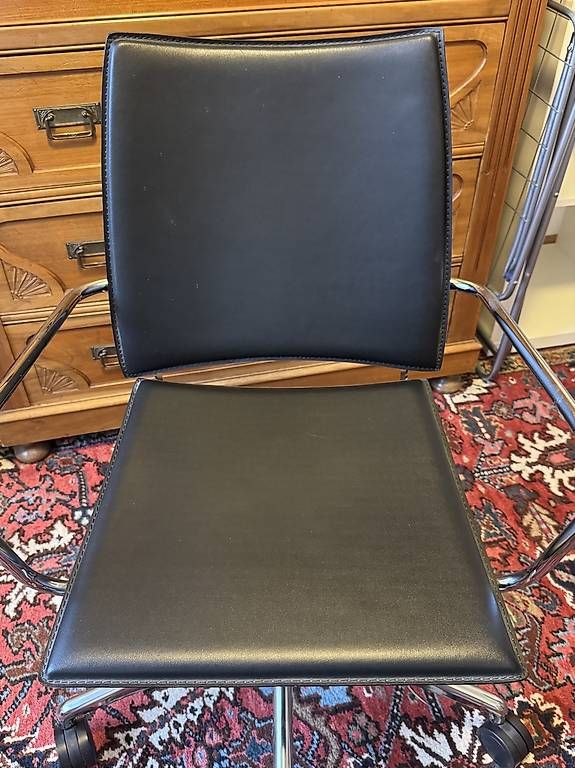 Stühle: Bürostuhl aus Leder – Gebraucht aus Basel von bar_b2yw 1