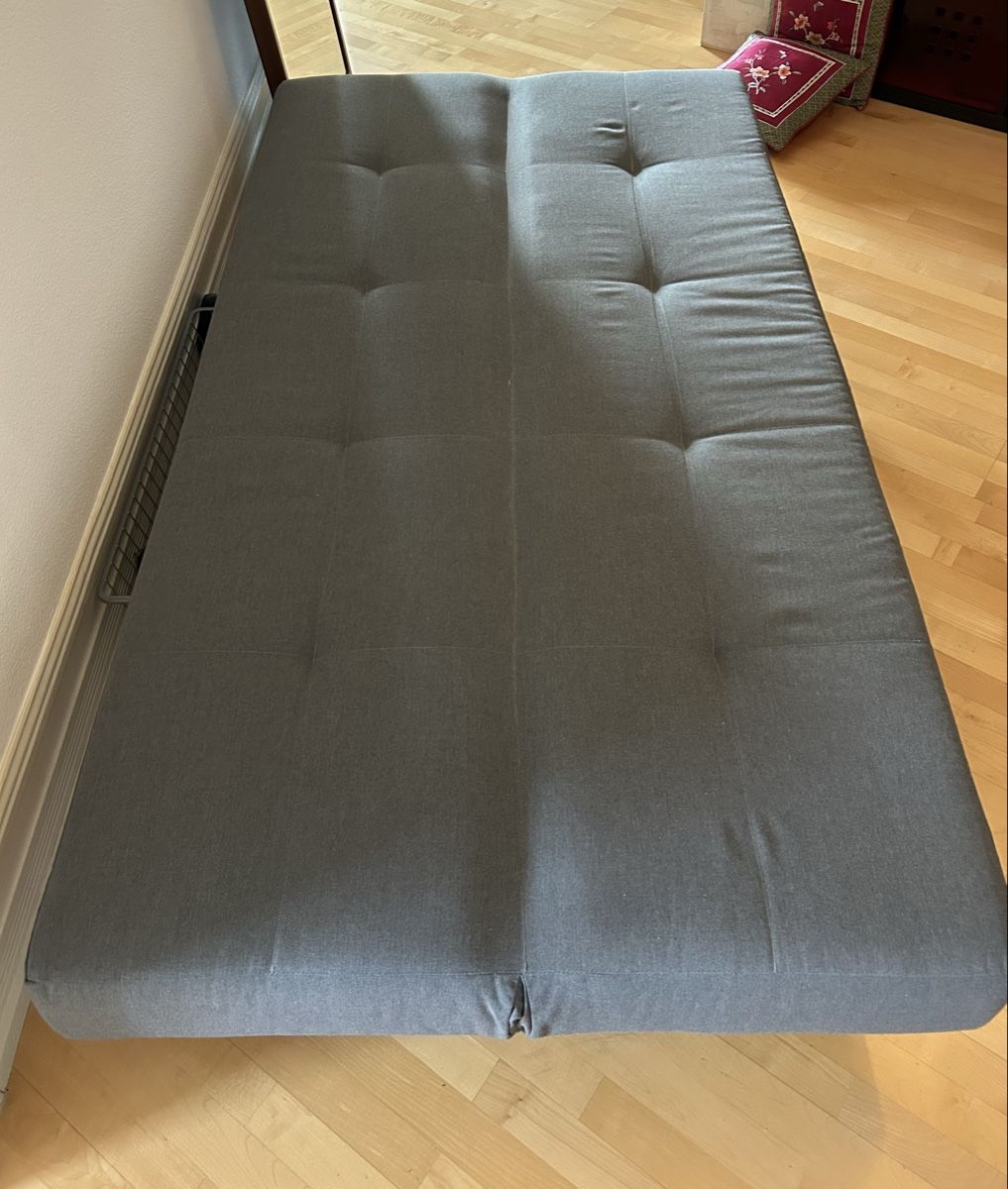 Sofas: Grey Fabric Sofa Bed – D'occasion à Zürich par Sophie0569 4