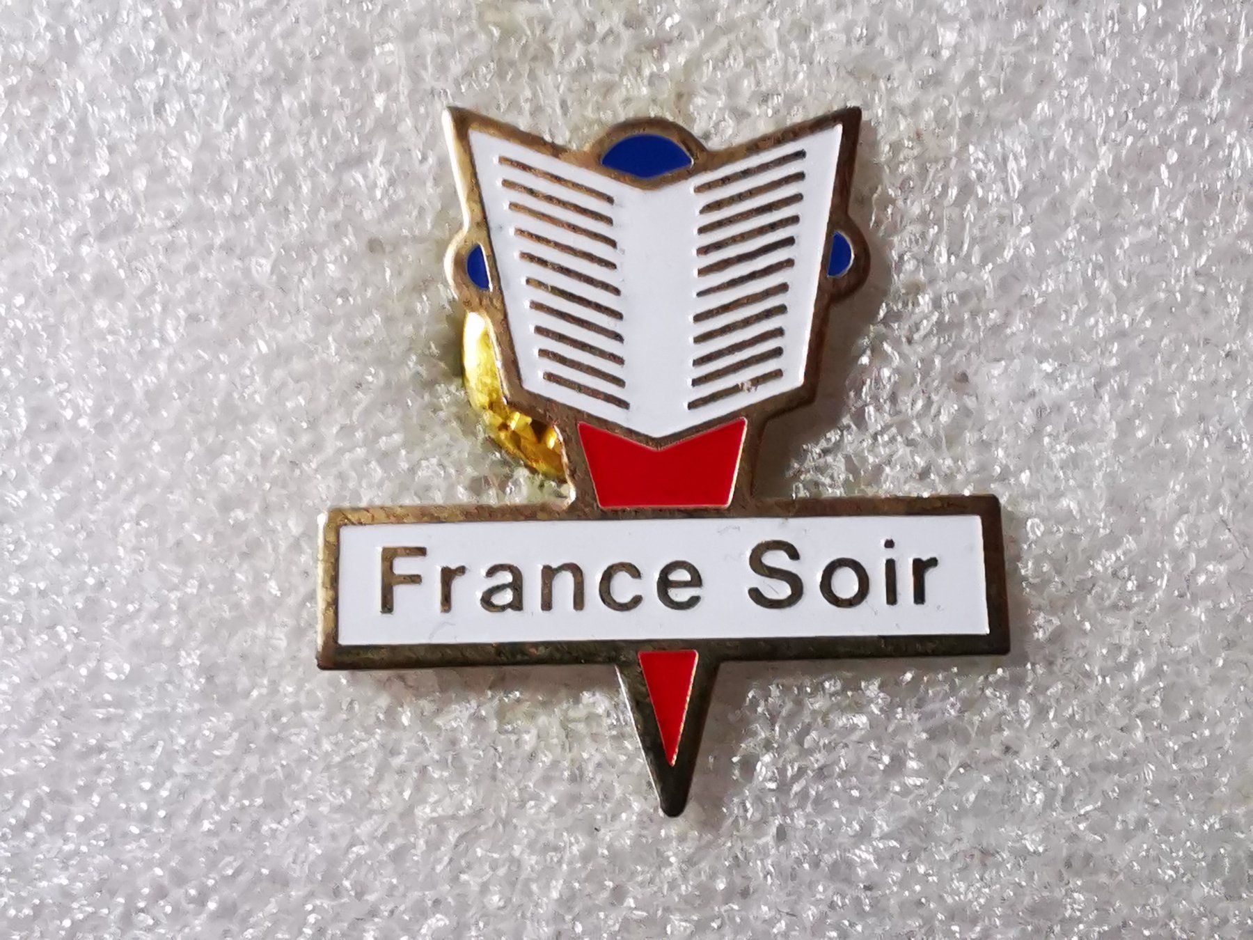 Placchette & Badge: Ansteckpin 88: France Soir – Usato da Oppligen venduto da Pin-Fall-Shop