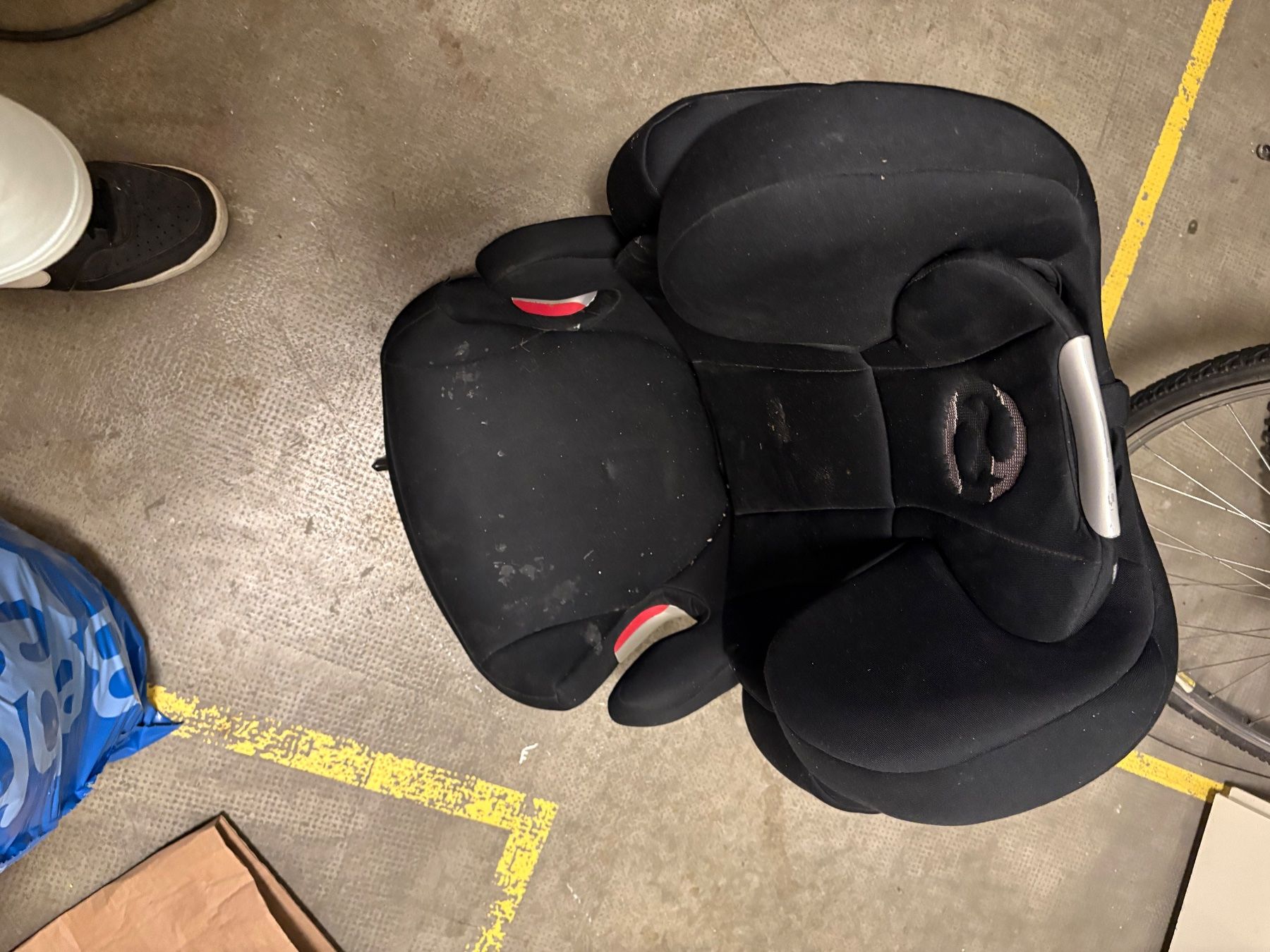 Seggiolini per auto: Autositz Kindersitz schwarz gebraucht – Usato da basel venduto da Kangolschwarz