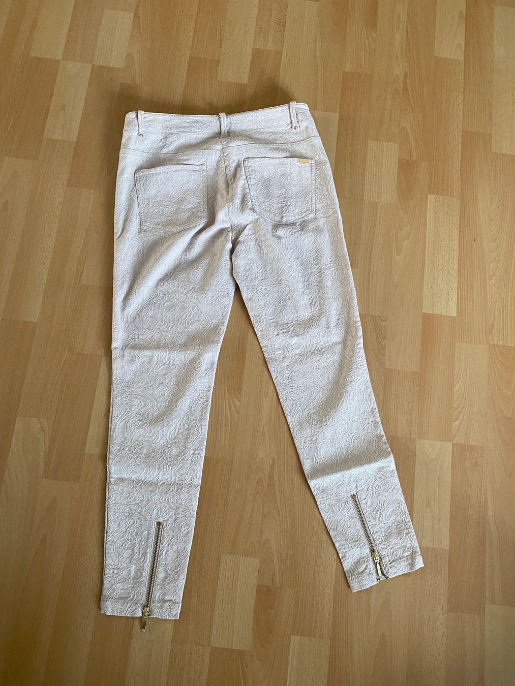 H&M Pantaloni: Hose beige Gr 38 – Usato da Zürich venduto da Herbion1 1