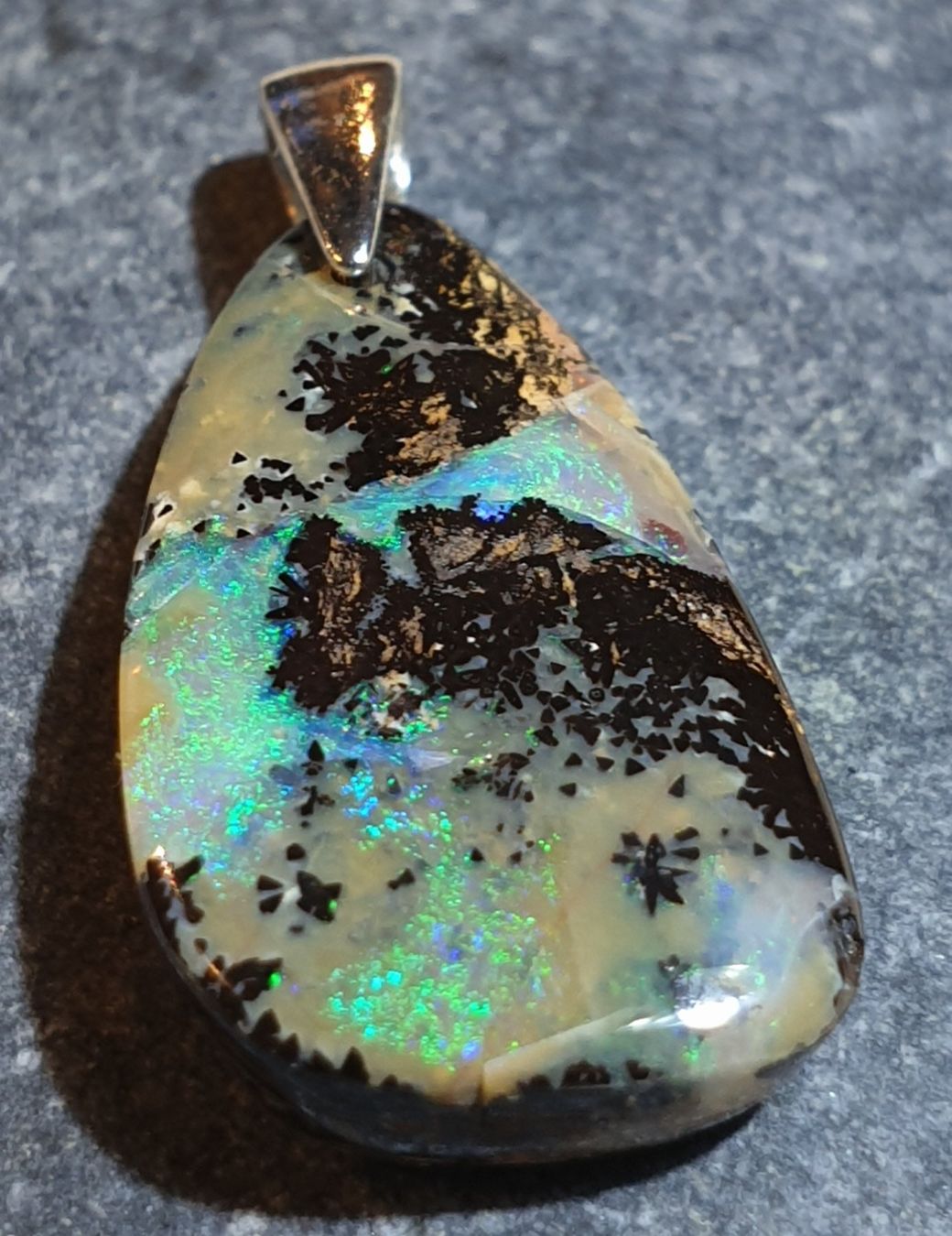 Ciondoli: Anhänger Boulder Opal. – Nuovo (secondo la descrizione) da Niederbüren venduto da Raphael014