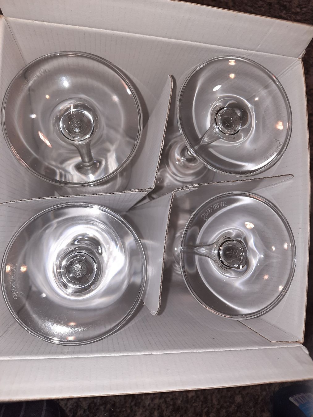 Bicchieri: 4 Bicchieri per Bordeaux – Nuovo e nell'imballaggio originale da Biasca venduto da Old_6blh 5