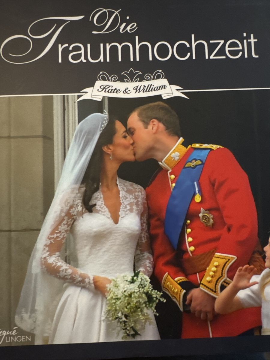 Livres: Kate & Williams Traumhochzeit - Illustriert – D'occasion à safenwil par Joi3