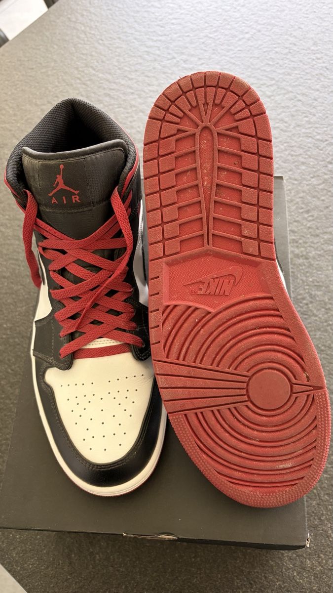 Jordan Scarpe da uomo: Nike AIR Jordan 1 Mid – Nuovo (secondo la descrizione) da Wangen an der Aare venduto da joe_85lv 2