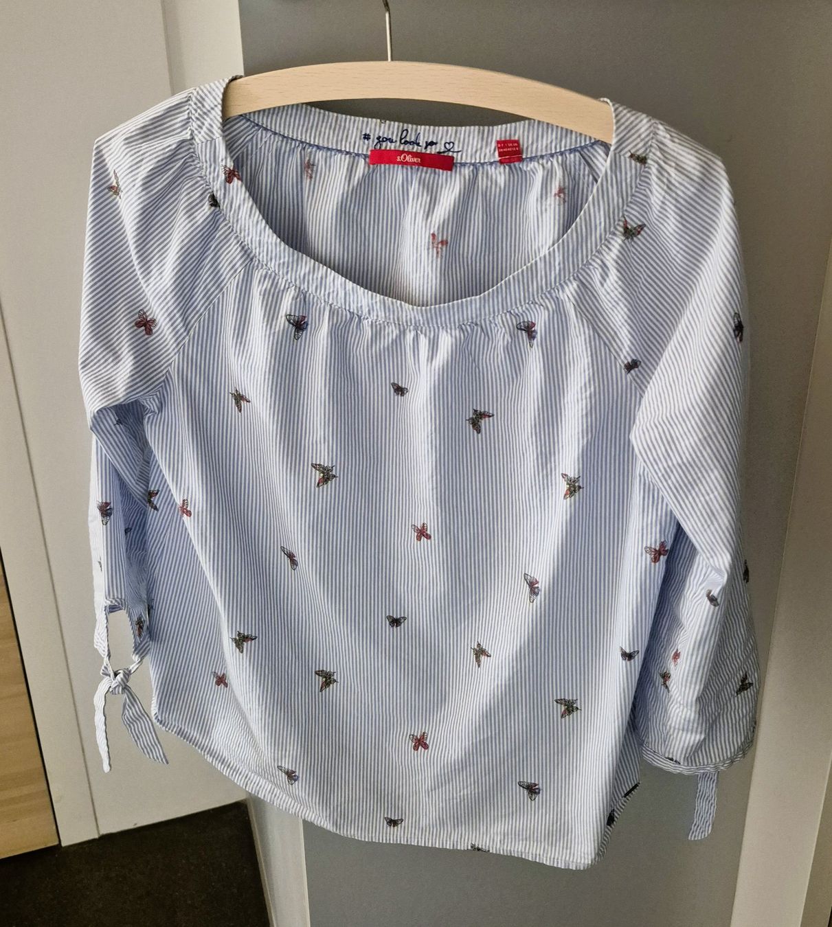 Camicette: Bluse mit Schmetterlingen Grösse 38 – Usato da St. Gallen venduto da Amelie_73