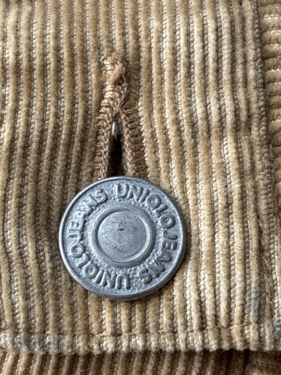 Uniqlo Pantaloni: Uniqlo Cordhose beige – Usato da Bern venduto da Cositasdelnorte 1