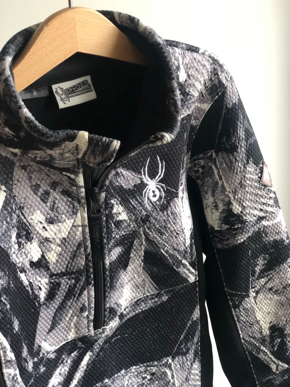 Maglioni & Felpe: Kinder Spider Fleece – Usato da Unterägeri venduto da Lerchemeerenge 2