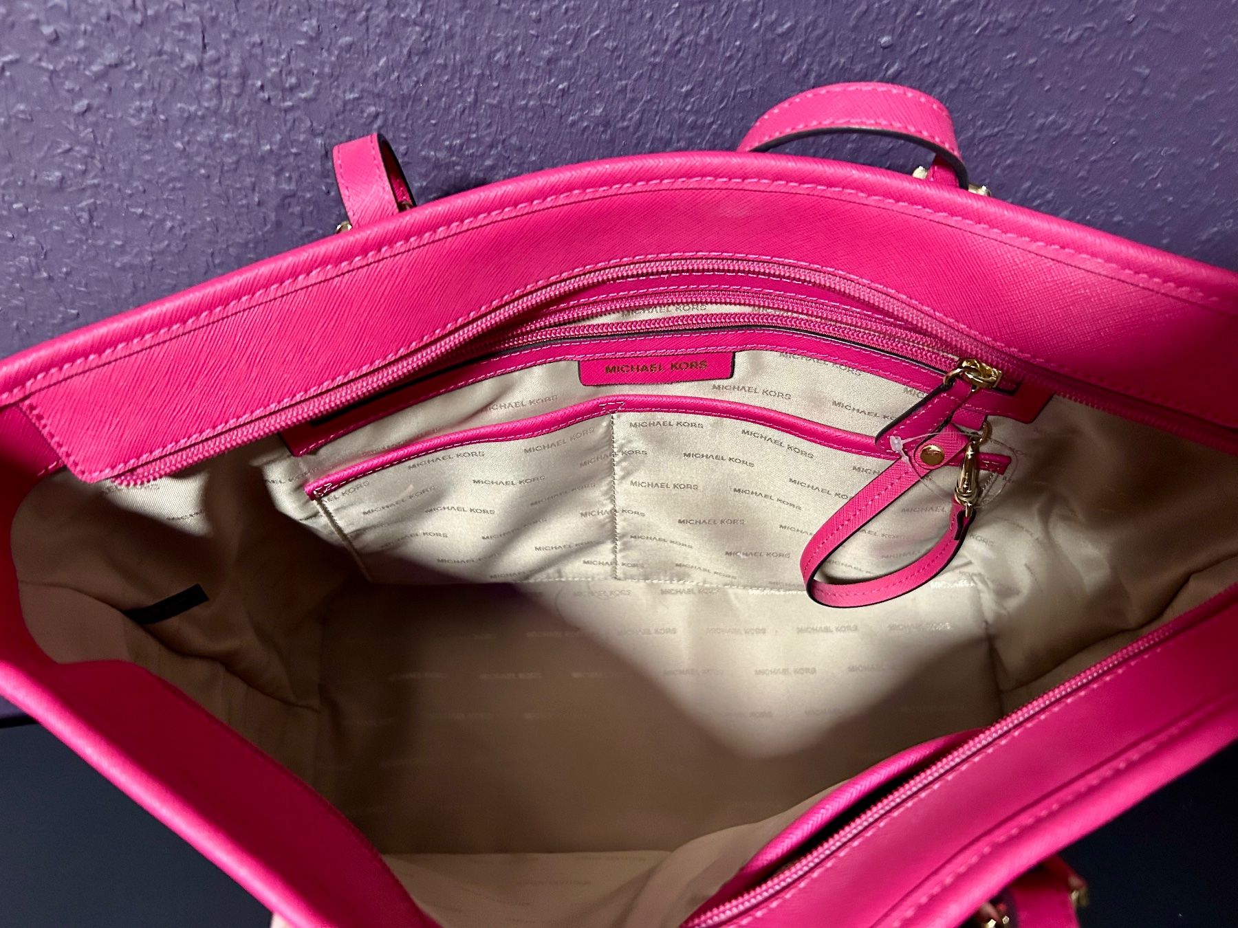 Michael Kors Borse da donna: Michael Kors Jet Set leder shopper Rosa – Usato da Arboldswil venduto da Chocco11. 7
