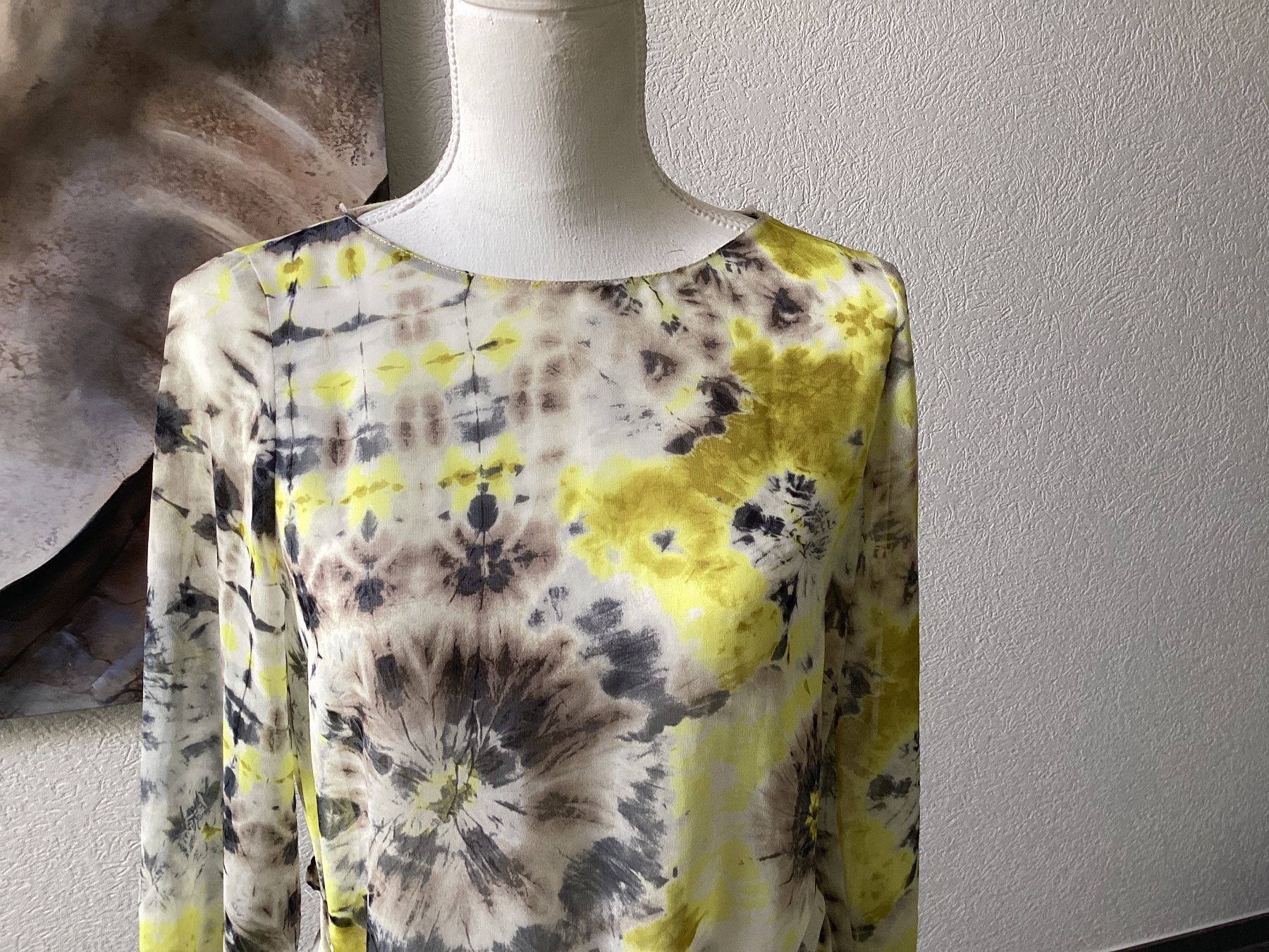 Zara Blusen: Zara Basic Bluse sehr schön Damen Batikmuster Gr. S – Gebraucht aus Homberg b. Thun von Homata 1