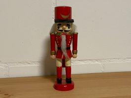 Nussknacker / Soldat, Holz, rot, Vintage, Dekoration! (59)