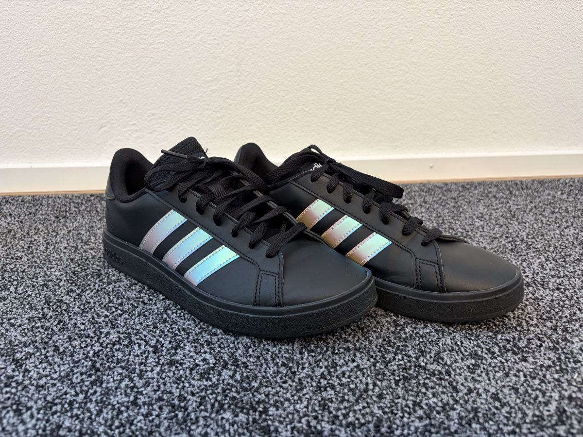 Adidas Scarpe da donna: Adidas Damenschuhe Gr. 41 1/3 – Nuovo (secondo la descrizione) da Schlierbach venduto da Sani-123