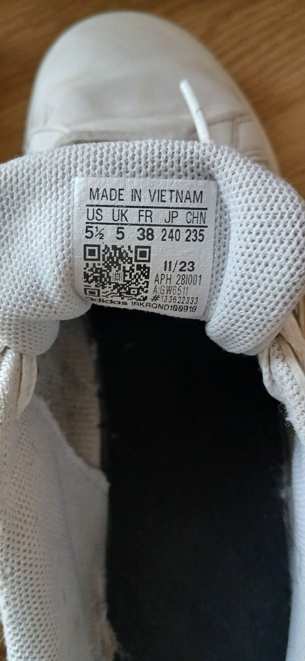 Adidas Chaussures hommes: baskets Adidas,chaussures – D'occasion à Montcherand par petiteoune75 8