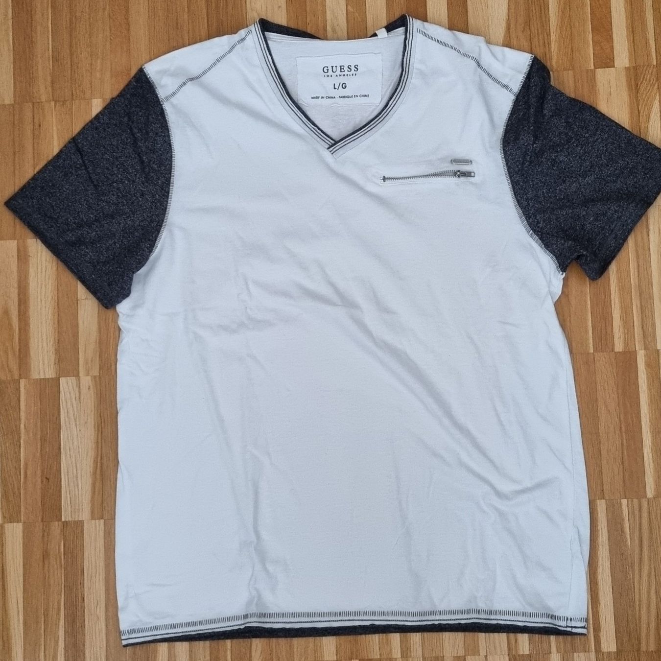 Guess T-shirt: Guess T-Shirt – Usato da Schliern b. Köniz venduto da elloco83
