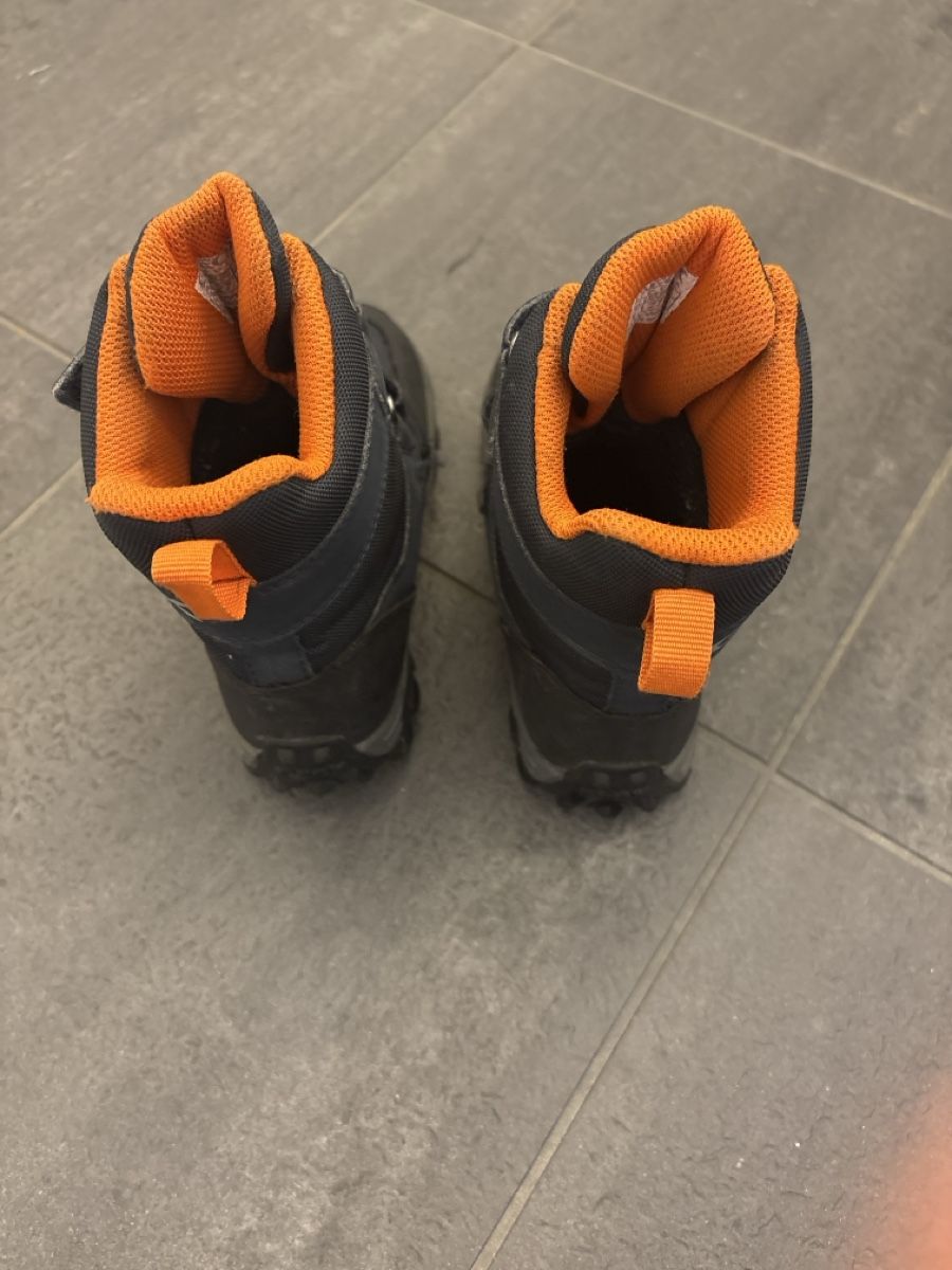 Geox Scarpe per ragazzi: Kinder Winterstiefel GEOX Grösse 27 – Usato da Pfäffikon ZH venduto da Shona 1