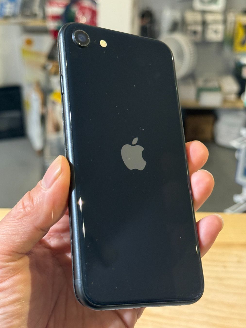 Handys / Smartphones: Chassis Complet iPhone SE 2022-Connecteur de Charge+batterie – Neu und originalverpackt aus Morges von DA-repa 2