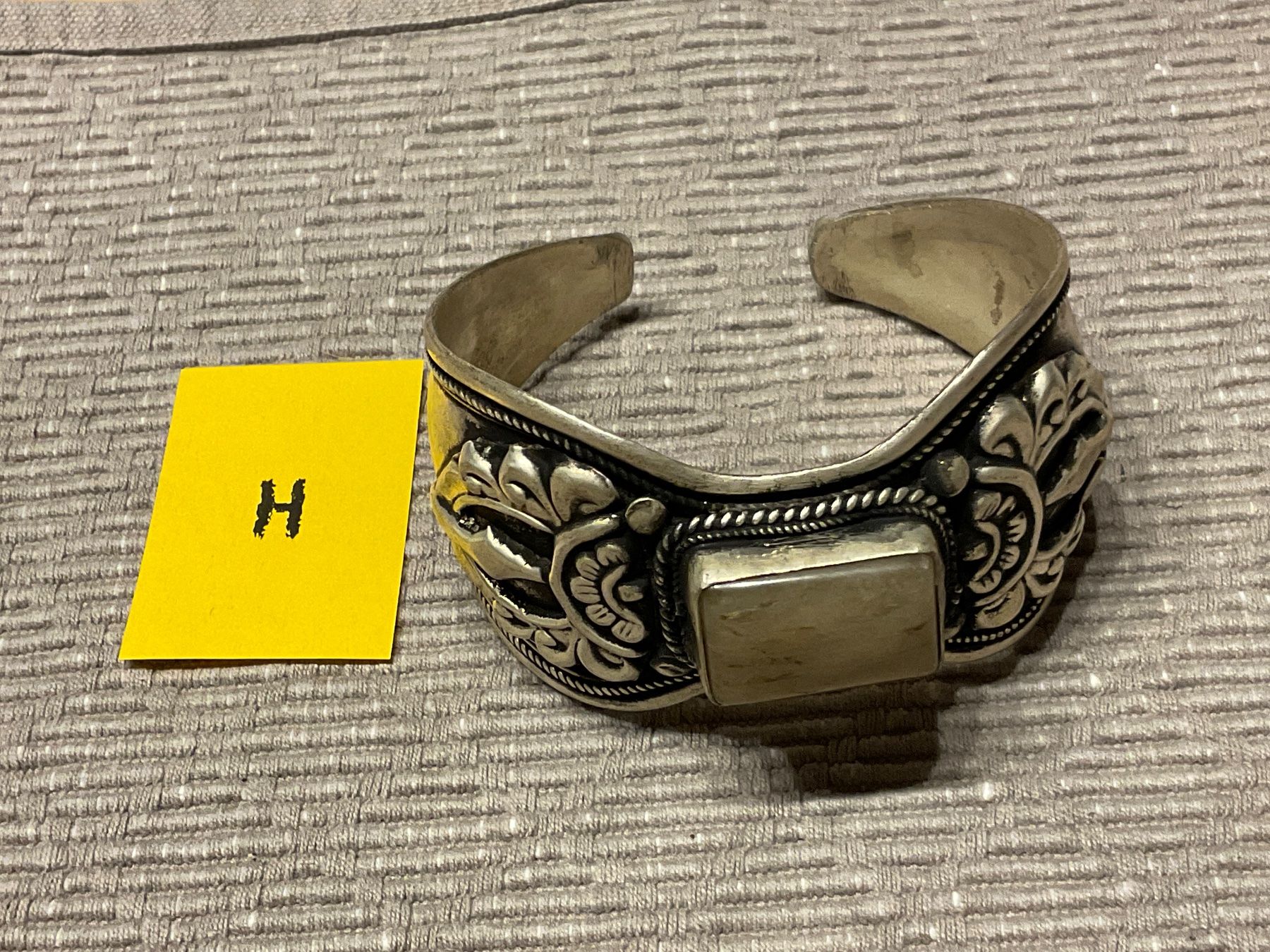 Armbänder & -reifen: Armreif mit Stein – Gebraucht aus Rümlang von resale35
