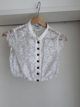 Dirndlbluse von MarJo Trachtenmode in Grösse 38