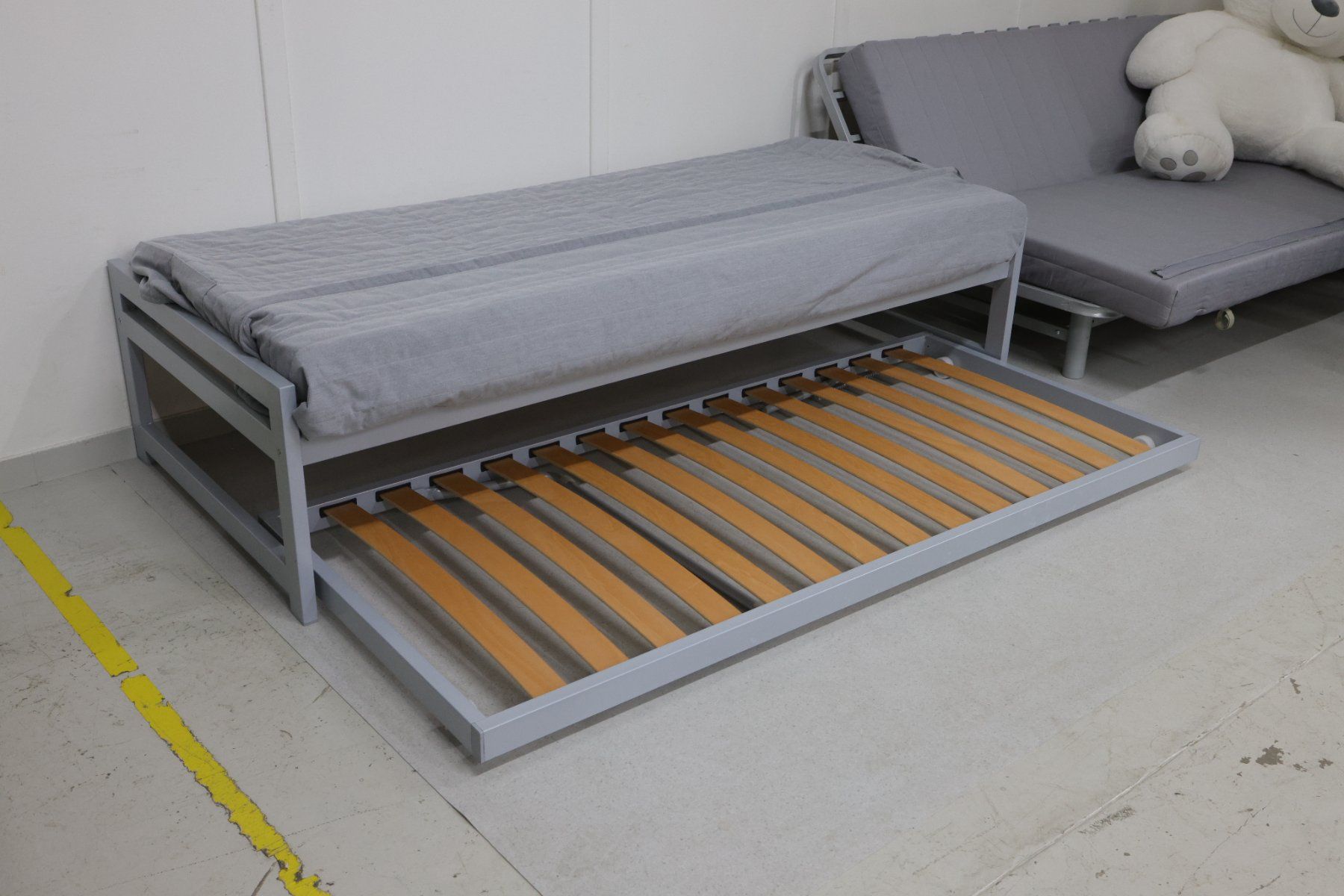 Ikea Divani: Einfaches Bettsofa – Usato da Volketswil venduto da brockipfannenstil