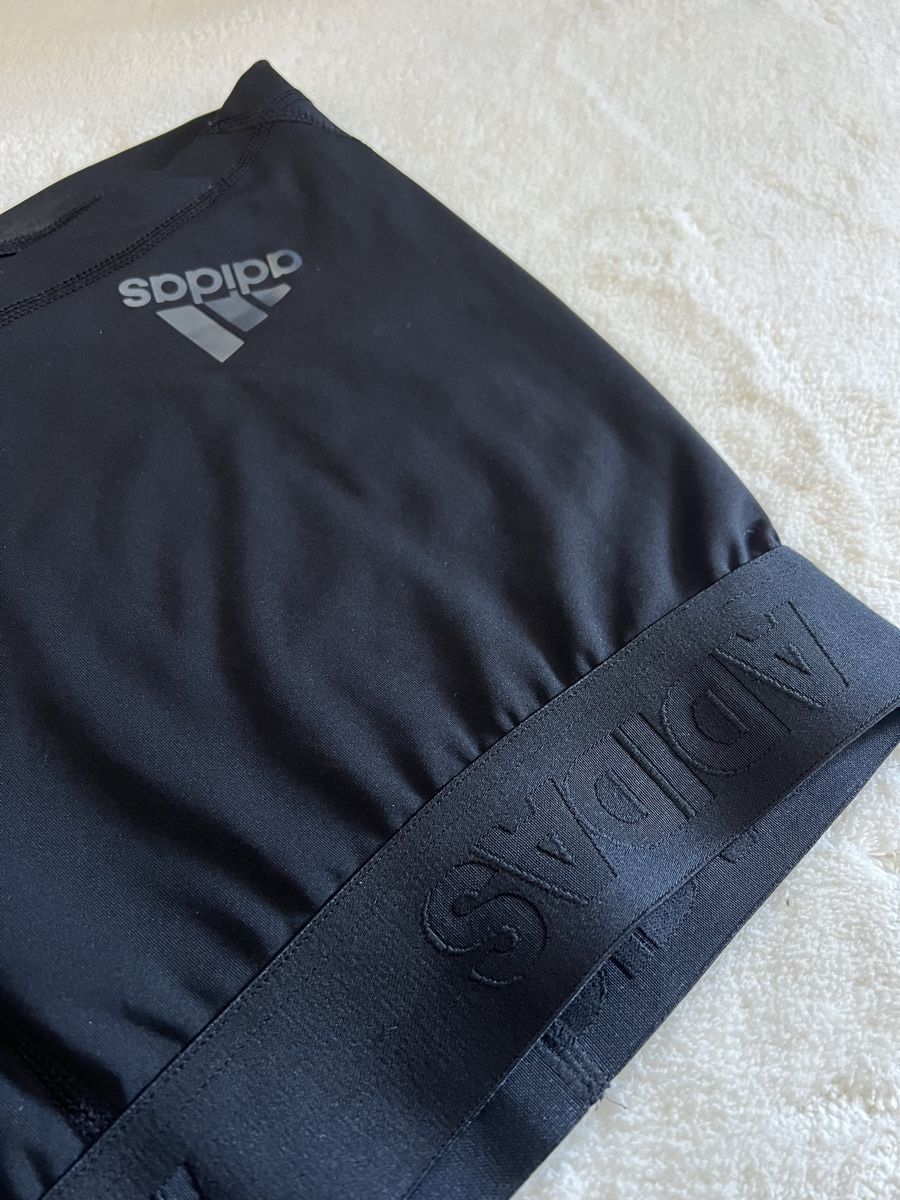 Adidas Leggings: Short Adidas Techfit Compression noir jamais porté. Taille M – Neu (gemäss Beschreibung) aus La Chaux-de-Fonds von jul_5kd8 4