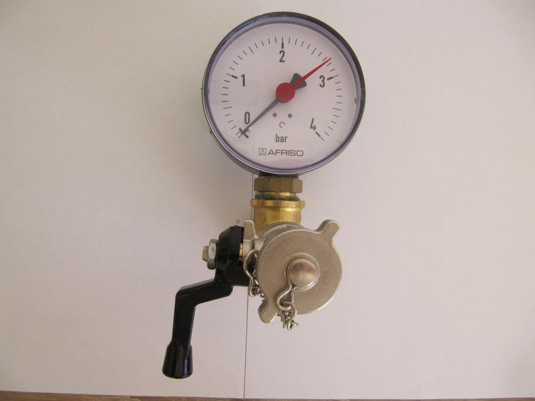 Misurare: Manometer Afriso 4 Bar mit Absperrhahn – Nuovo (secondo la descrizione) da Basel venduto da Kuba2 1
