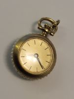Taschenuhr goldfarben  Perlenbesatz Handaufzug Läuft 