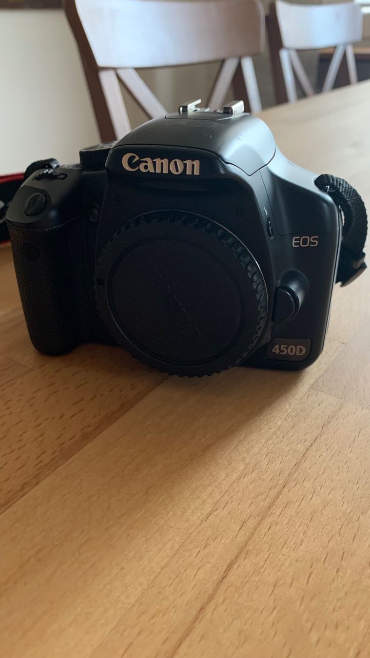 Canon Appareil photo: Fotokamera CANON EOS 450D – D'occasion à Basel par Jsani 1