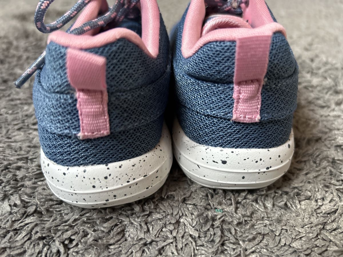Scarpe per ragazze: Sportschuhe Gr.31 – Usato da Dottikon venduto da cimar 3
